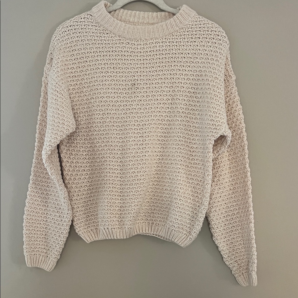 Universal Thread Cream Sweater Small